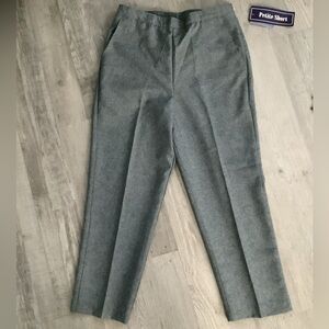 Laura Scott petite short pants in grey🌻